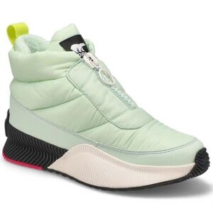 Sorel Out N About III Puffy Zip-Up Ankle Boots, mint green, like new condition